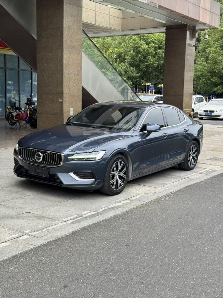 Volvo S60 B4