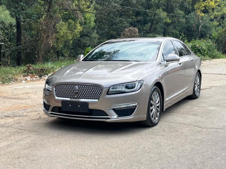 Lincoln MKZ 2.0T