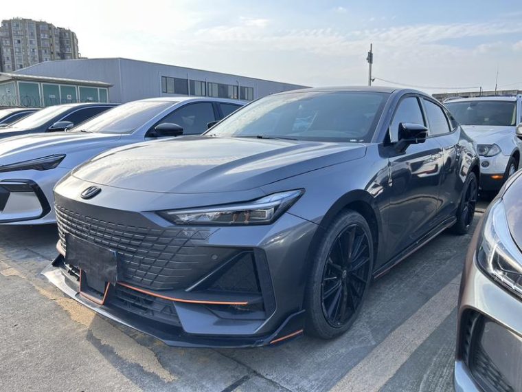 Changan UNI-V 1.5T Sport