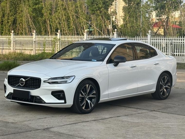 Volvo S60 B5