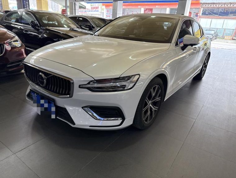 Volvo S60 B4