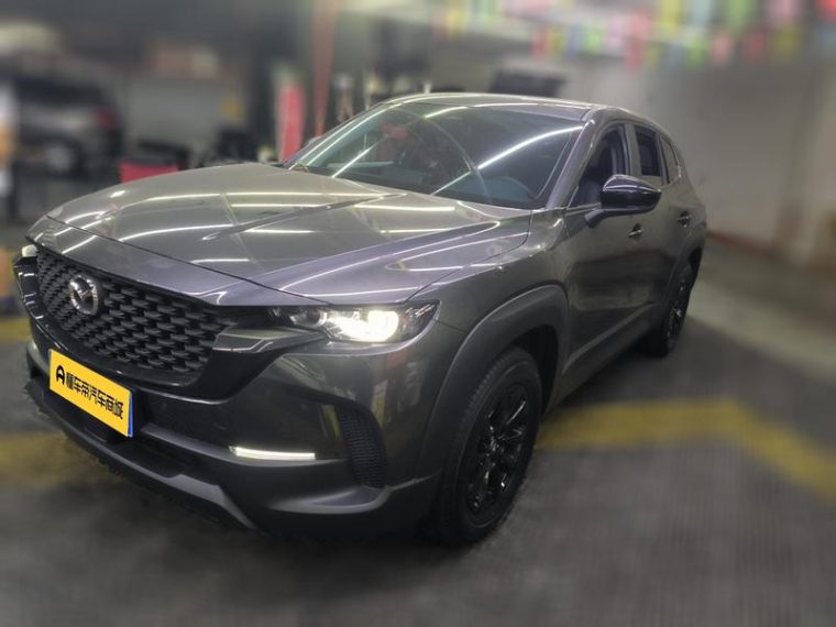 Mazda CX-50 2.0L AT Leading