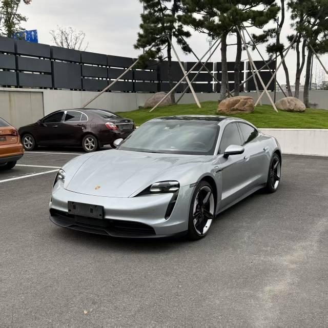 Porsche Taycan 4S