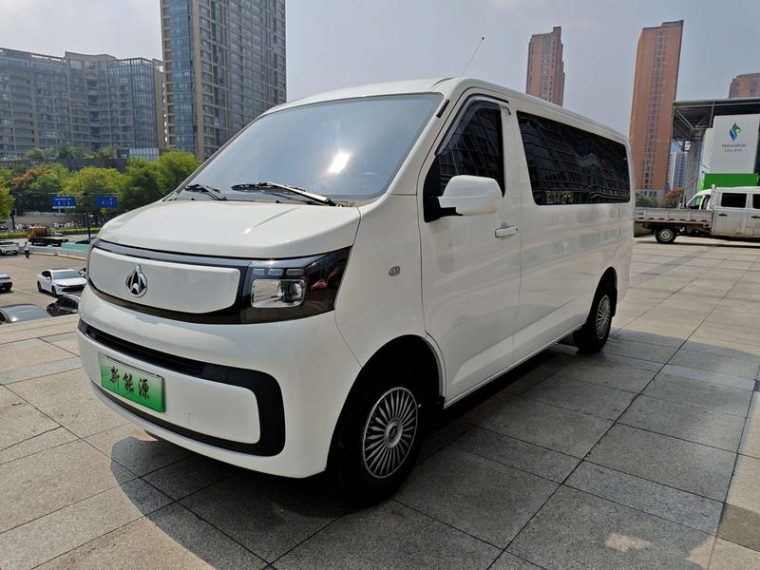 Changan Kaicene EM80 6 320km