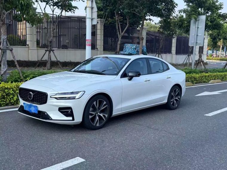 Volvo S60 B5