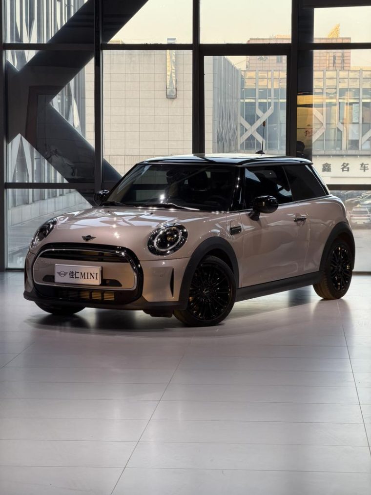 MINI 1.5T COOPER Artist