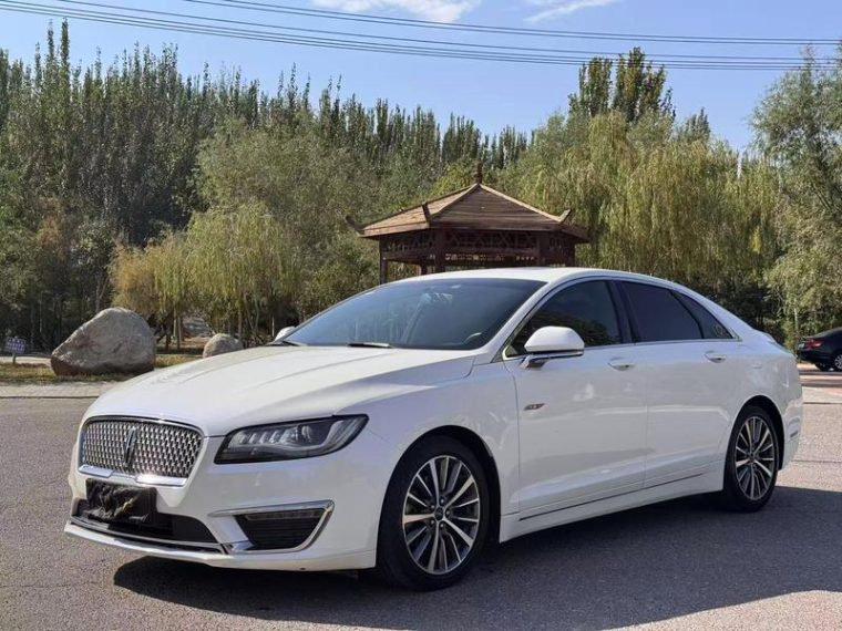 Lincoln MKZ 2.0T