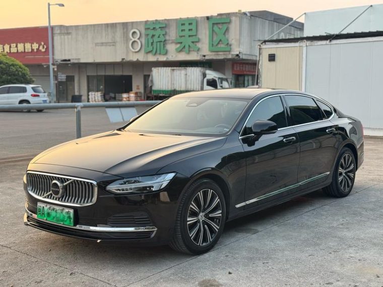 Volvo S90 T8 E