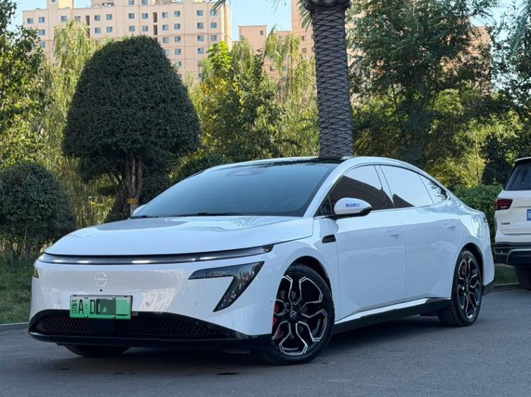Nissan N7 625 Max