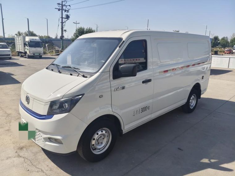 Dongfeng EM27 2