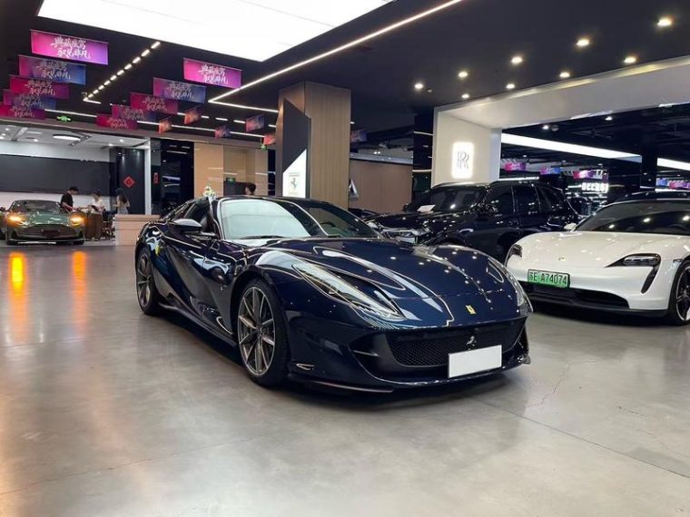 Ferrari 812 6.5L GTS