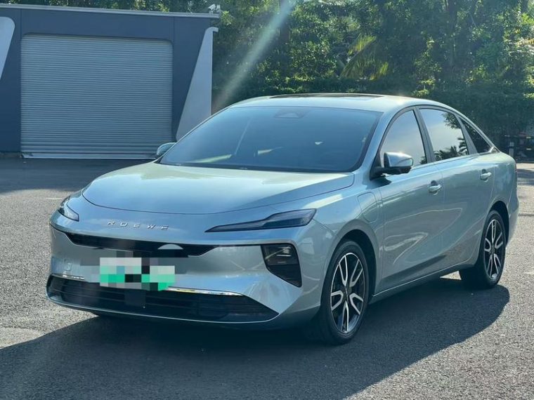 Roewe D6 520km