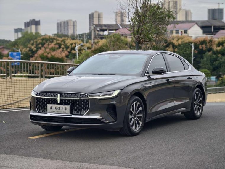 Lincoln Z i