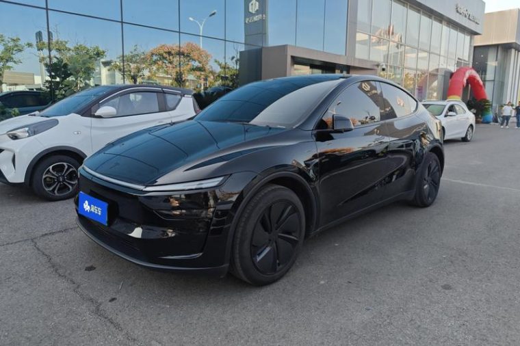 Tesla Model Y RWD