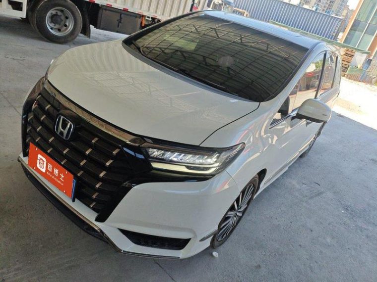 Honda Elysion 2.0L e:HEV