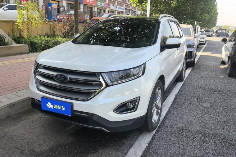 Ford Edge EcoBoost 245 7 V