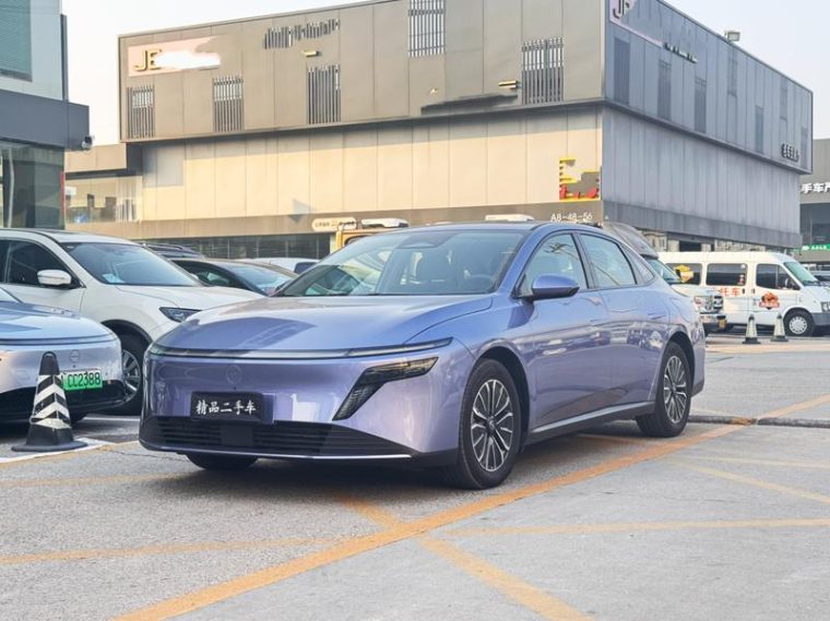 Nissan N6 180 Max+