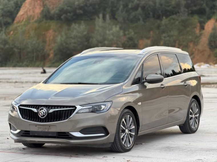 Buick GL6 323T