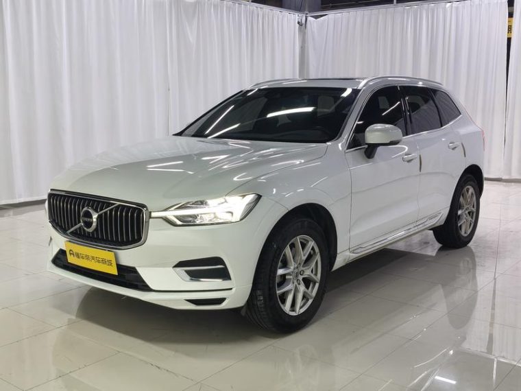 Volvo XC60 T5 4WD Zhiyi Luxury