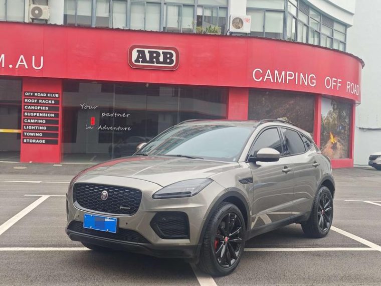 Jaguar E-PACE R-DYNAMIC SE BLACK