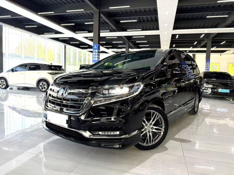 Honda Elysion 2.0L Sport Hybrid Luxury