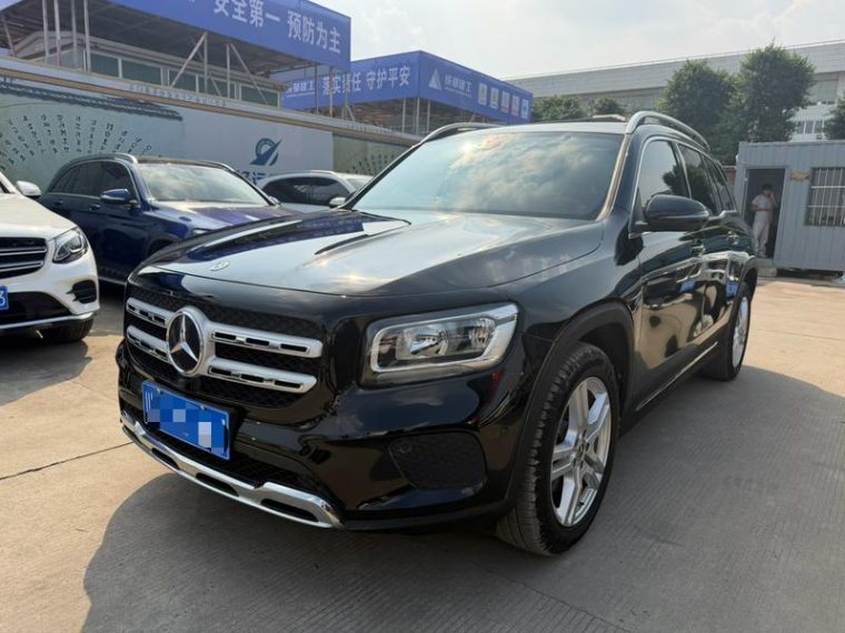 Mercedes-Benz GLB 180