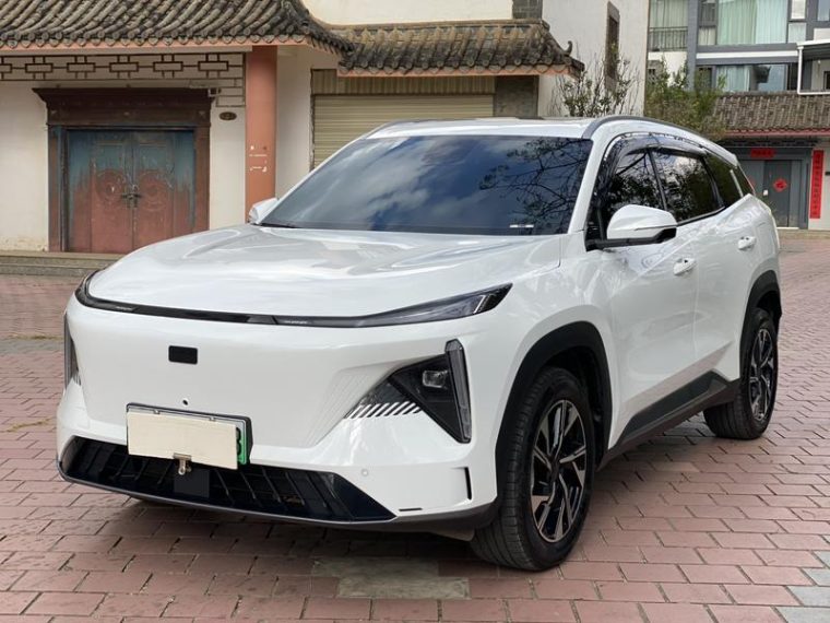 Geely Galaxy L7 1.5T DHT 55km AIR