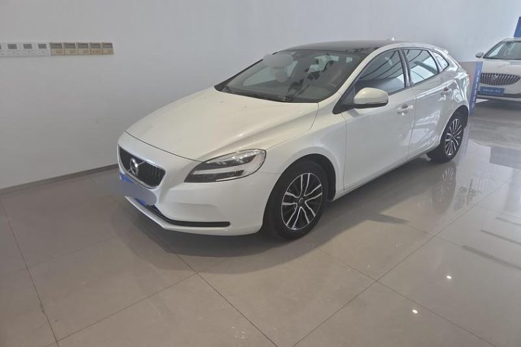 Volvo V40 T3 Zhiyi