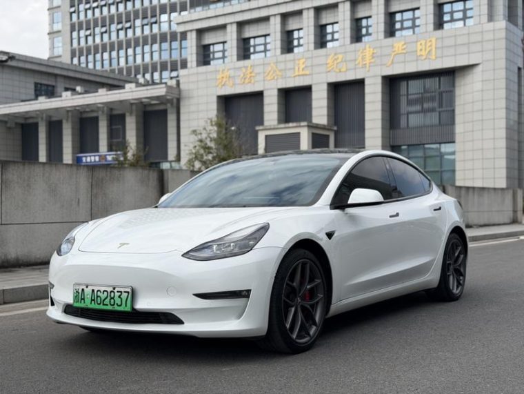 Tesla Model 3 Performance High Performance AWD