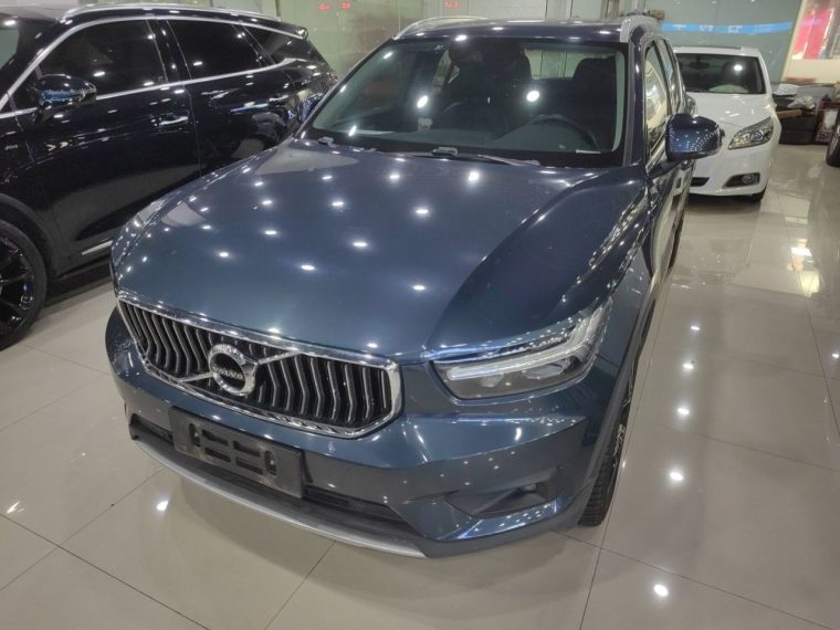 Volvo XC40 T4