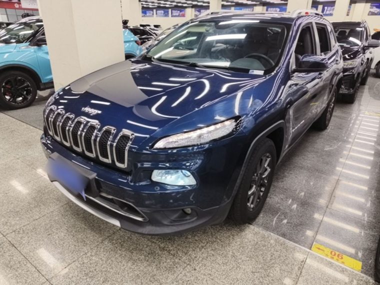 Jeep Cherokee Jeep 2.0L