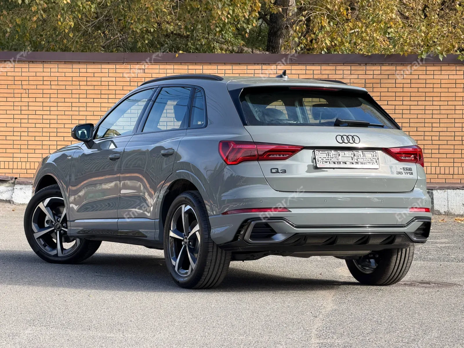 Audi Q3 2026 — корма и фонари, вид сзади слева