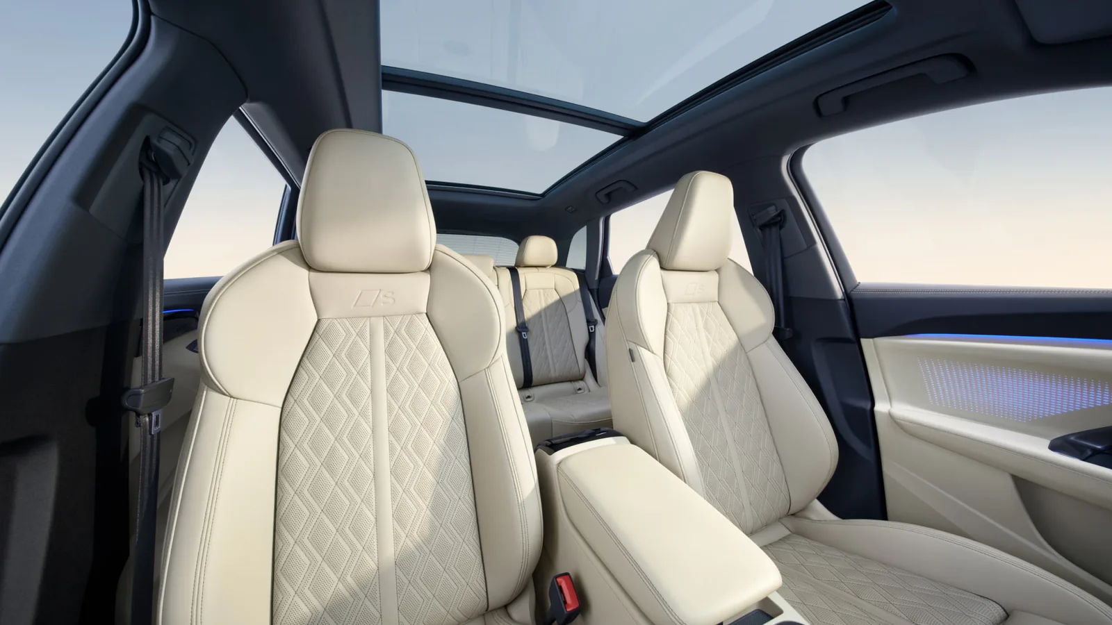 Салон Audi Q5L 2026 — простор и комфорт