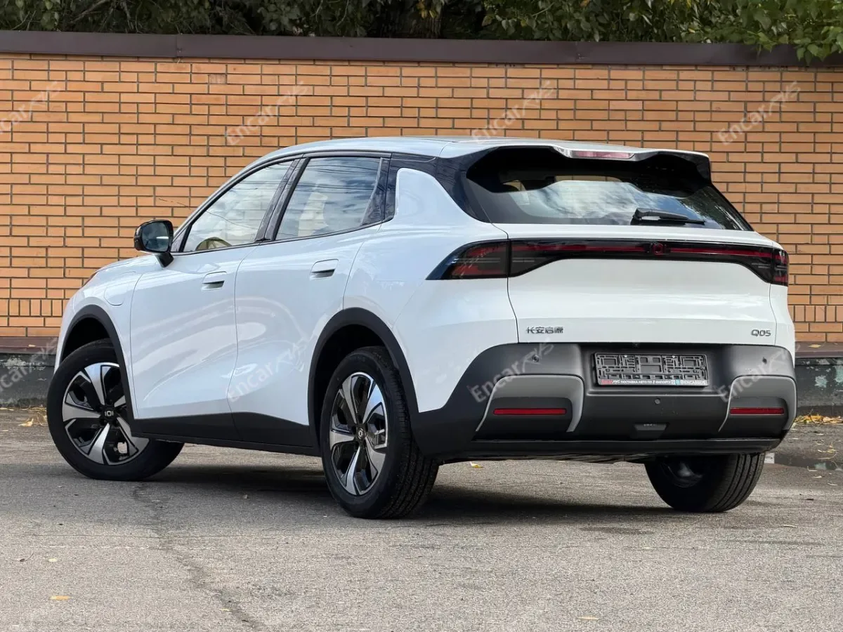 Changan Qiyuan Nevo Q05 2026 — задняя часть слева