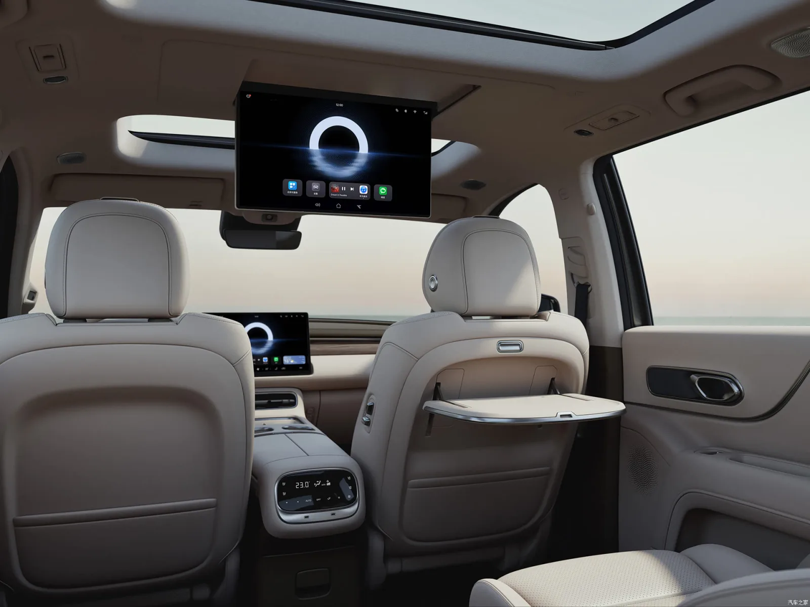Второй ряд с потолочным экраном GAC S9 2026