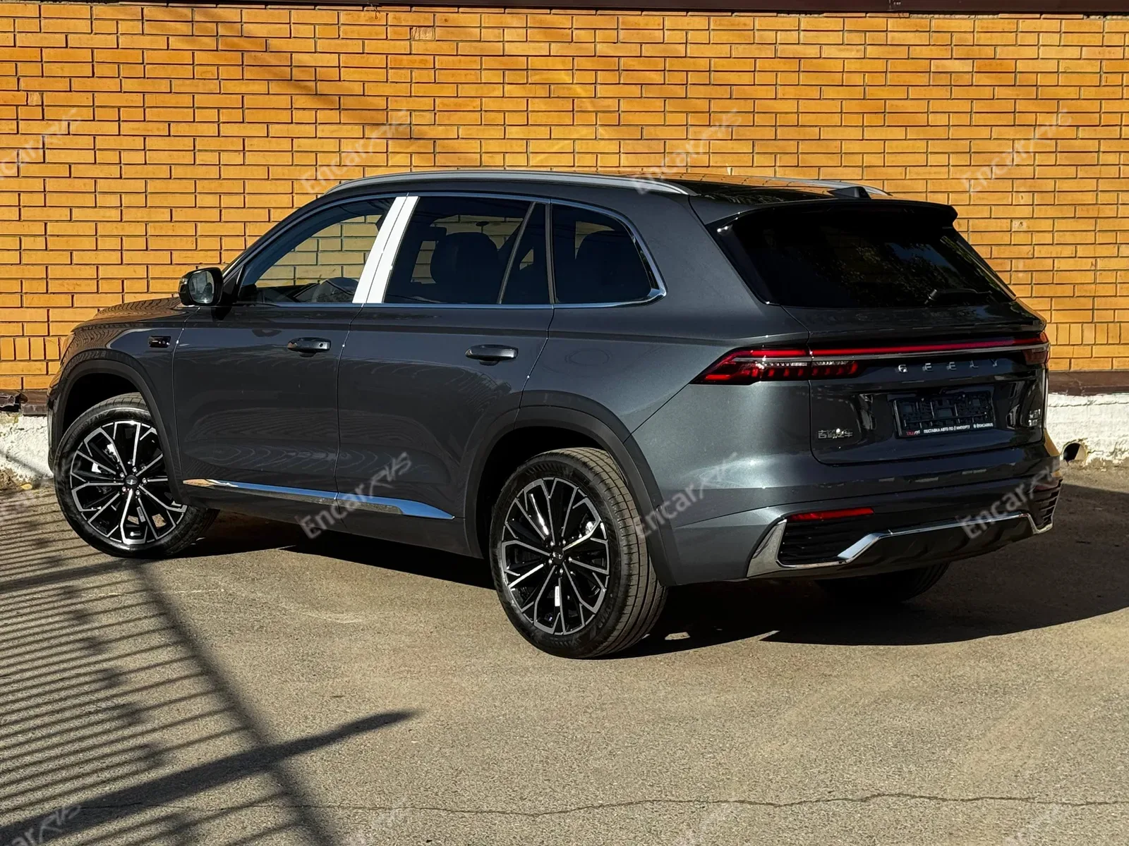 Geely Monjaro 2026 — вид сзади три четверти