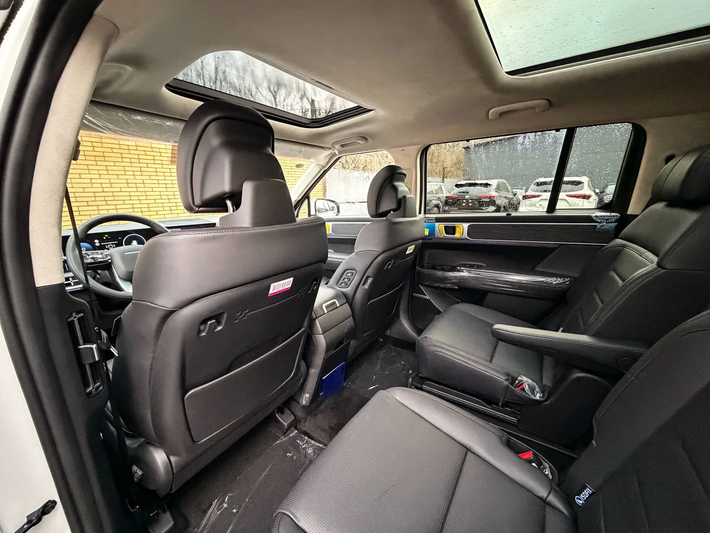 Hyundai Santa Fe 2026 — панорамная крыша