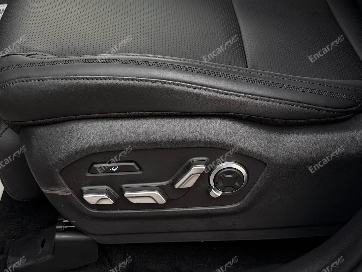 Hyundai Santa Fe 2026 — регулировки сидений