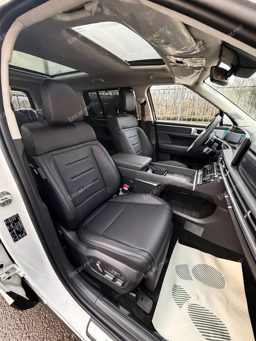 Hyundai Santa Fe 2026 — кожаные сиденья