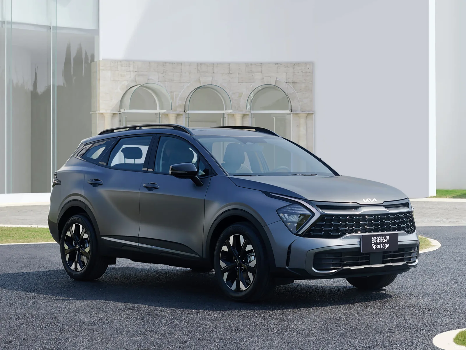 Kia Sportage 2026 — вид сбоку три четверти