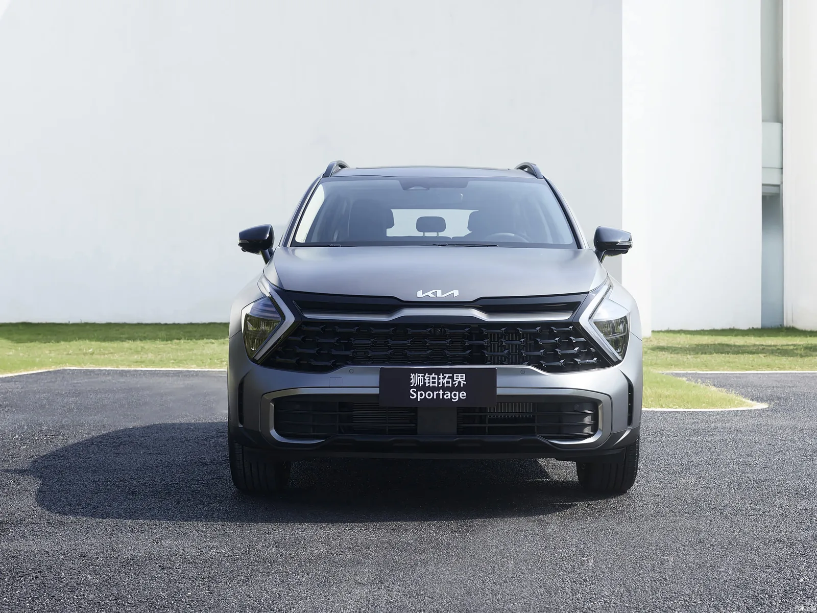 Kia Sportage 2026 — вид спереди