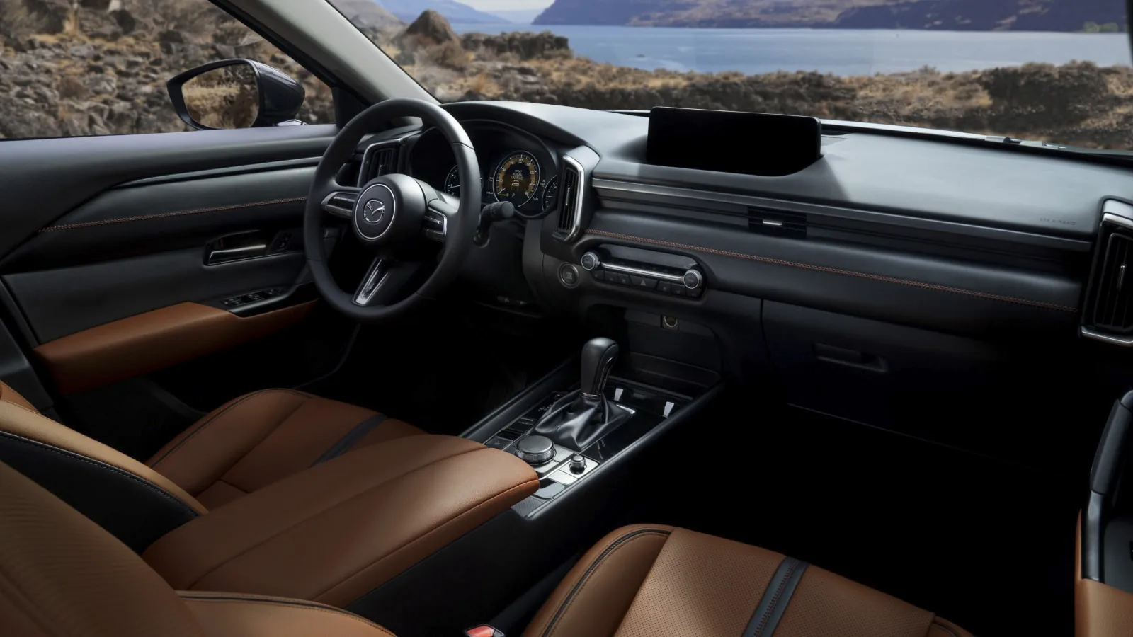 Интерьер Mazda CX-50 2026 — кожаный салон