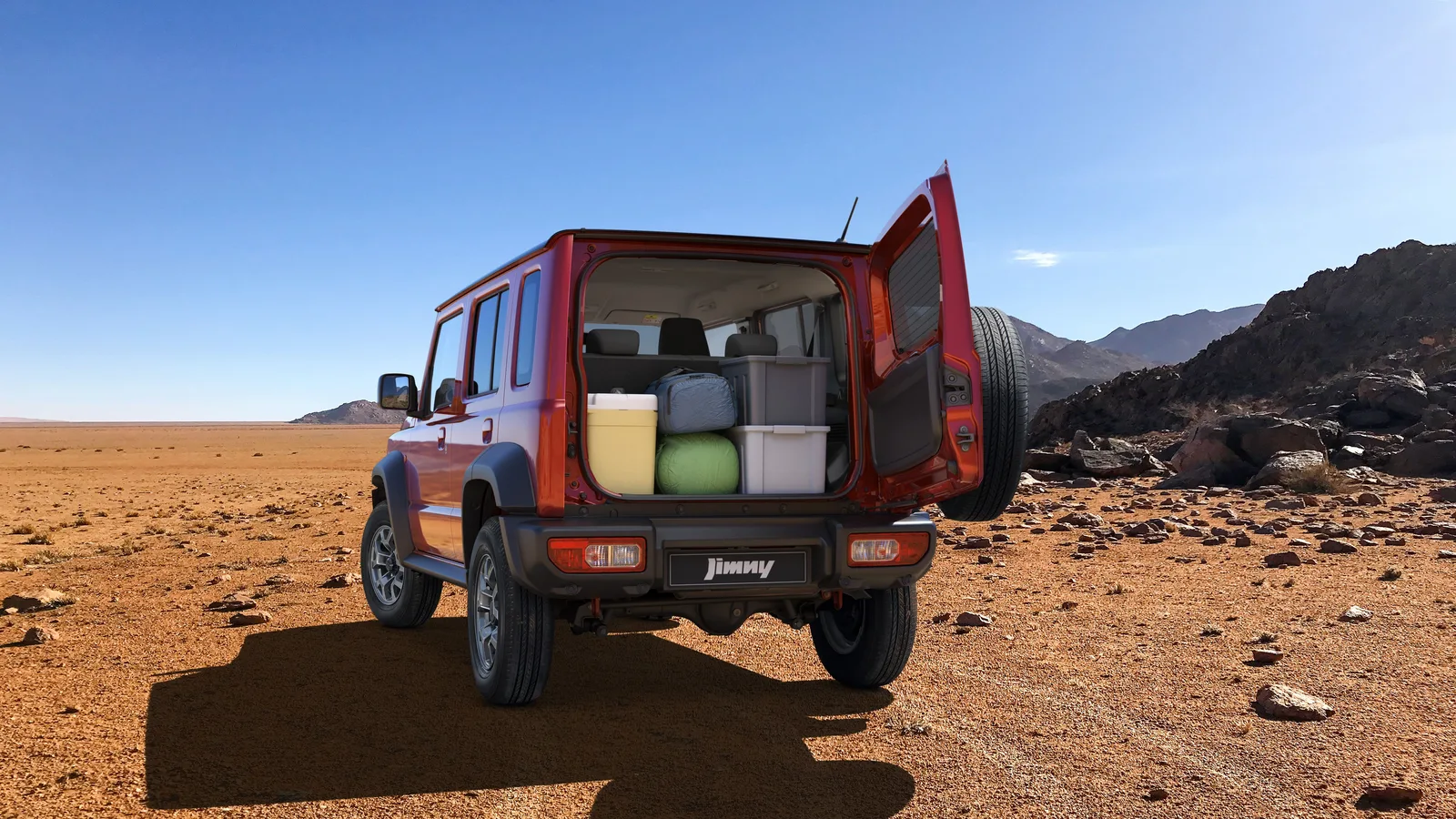Suzuki Jimny 5-дверный 2026 — открытый багажник и загрузка