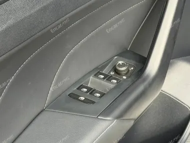 Кнопки на двери водителя Volkswagen Tharu XR 2026