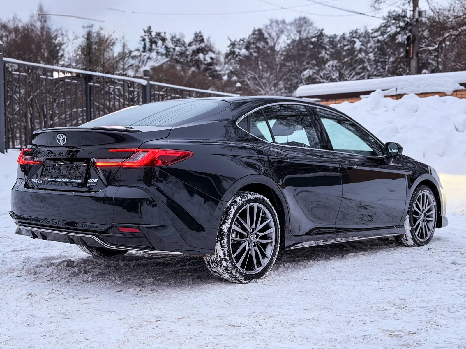 Toyota Camry 2026 — вид сзади