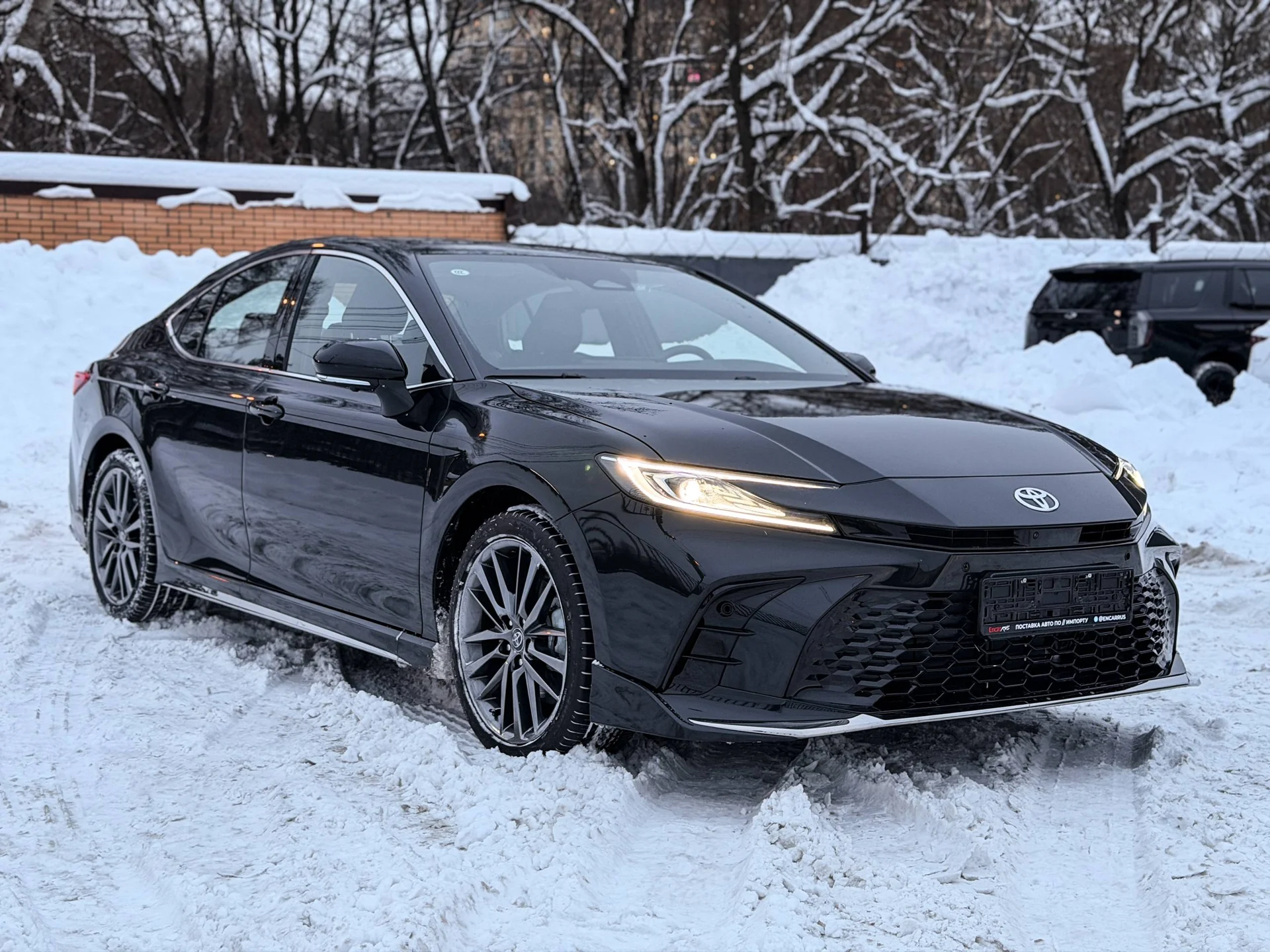 Toyota Camry 2026 чёрная — реальное фото, под ключ в Москве