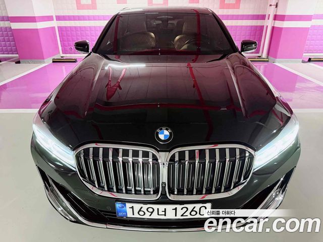 BMW 7-Series G11 740i Design Pure Excellence - фото 0