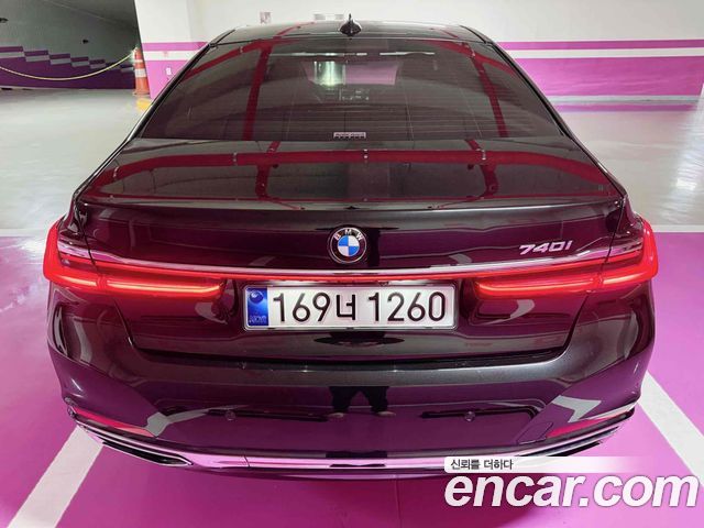BMW 7-Series G11 740i Design Pure Excellence - фото 4