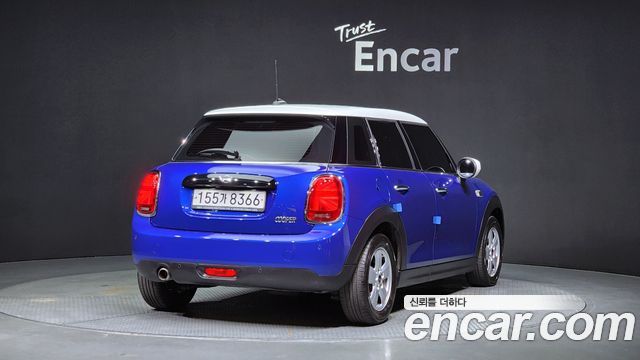 Mini Cooper 5Door Standard 3rd - фото 1