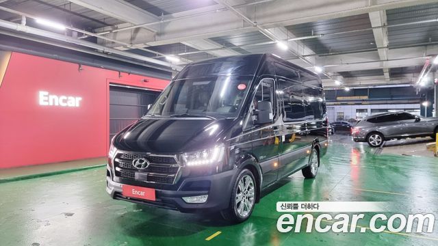 Hyundai Solati 15-seater Luxury - фото 0